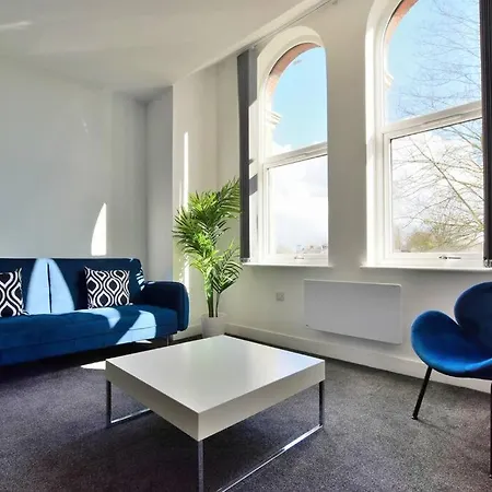 Free Parking - Beautiful 2-Br Flat In Манчестер Экстерьер фото