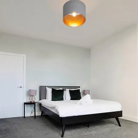 Free Parking - Beautiful 2-Br Flat In Манчестер Экстерьер фото