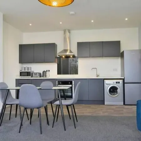 Free Parking - Beautiful 2-Br Flat In Манчестер Экстерьер фото