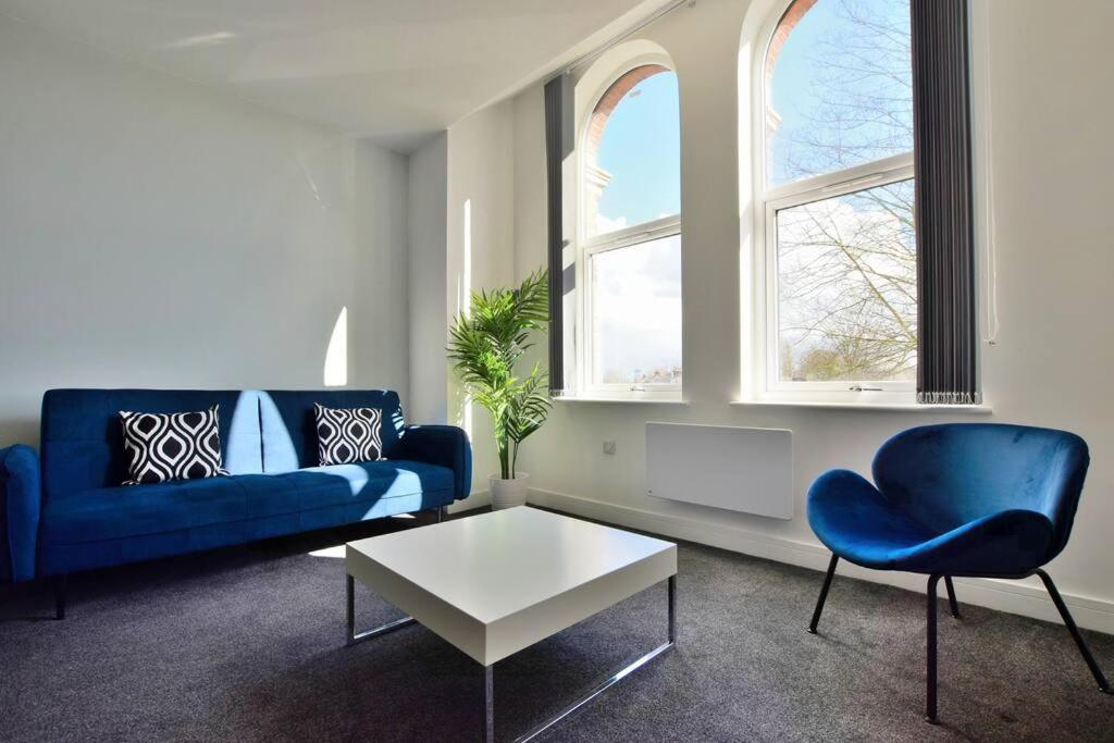 Free Parking - Beautiful 2-br Flat In Appartement Manchester